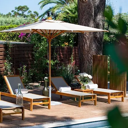 Готель Lou Cagnard