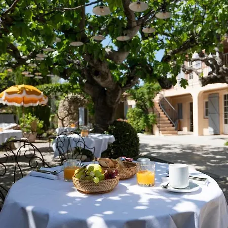 Hotel Lou Cagnard 4*